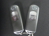 スマートキー付!キーを取り出さなくてもドアロックの施錠・開錠、エンジンの始動が出来ます!雨の日や荷物の多い日にとても便利ですね♪