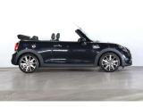 BMWJAPAN100%出資子会社!MINIは他に40台以上在庫があり。是非、担当のセールスにご相談ください!!