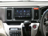 ECLIPSEナビゲーション(AVN‐R9)を装備しており、CD、DVD、Bluetooth、フルセグ視聴可能です。