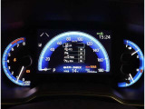 とっても見やすいメーターです。夜間時はラグジュアリーな気分にさせてくれる照明が魅力ですので、夜のドライブも楽しみになりますよ♪