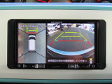 【アラウンドビューモニター】クルマの真上から見ているかのような映像、周囲の状況を知ることで、駐車を容易に行うための支援技術です。