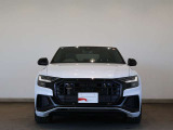 Audi Q8 50 TDI quattro S line/HDマトリクスLEDヘッドライト/5ツインアームデザイン コントラストグレーパートリ-ポリッシュト 10J x 22/ブラックAudi rings