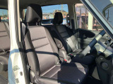 居心地の良い運転席なので長時間座っていられます♪リラックスできるデザインがいいですね♪