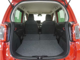 2列目シートを倒すことで、大変広いラゲッジスペースとなります。大きな荷物を積んだりと様々な用途にご利用いただけます。