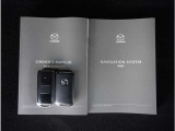 【スマートキー】鍵を持っているボタンを押すだけでエンジン始動。ドアの施錠もボタンを押すだけ。鍵は無くさない様にポケットに入れたまま。