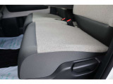 【助手席シート】試乗車上がりで使用感も少なく、シート状態良好です!