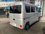 お車の点検の間も退屈がないよう雑誌や新聞、できたての本格的なコーヒーをご用意しております。さらにキッズコーナーもご用意しておりますので、小さなお子様がいても安心♪