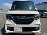 お車のフォグランプは、濃霧が発生し運転が困難に感じる際に使う補助灯としての役割があり運転をサポートしてくれます♪