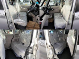 乗車定員4名!シート色「グレー」