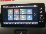 HondaCONNECT対応の便利なナビディスプレー。お持ちのスマートフォンと連携して、ナビやBluetoothでの音楽再生が可能です。デザインはもちろん、操作性も良好です。