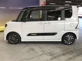 エンジンルーム、室内、クリーニング済みです。厳選したお車を屋内展示場にて展示中☆車両品質には自信がございます!ぜひ一度ご来店ください!!