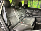 後部座席も気になるようなキズ・汚れやへたり等、大きなダメージはなく、良好な状態です。