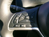 ステアリングスイッチ付きです♪ハンドルから手を放さずにオーディオ操作やメーターディスプレイ操作ができるので、安全です!