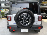 スクエアなリアからの見た目も特徴的です。お気軽にお問い合わせください!Jeep江戸川フリーダイヤル:0078-6002-399813