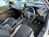内装クリーニングも施しております。内装の綺麗なお車は気持ちが良くオススメさせていただく1つのポイントになっております。