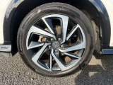 ☆純正アルミホイール☆車にぴったりなデザインなので足元をスタイリッシュに見せることができます☆