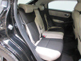 ゆったり大きくサポートも深いフロントシートです。室内はクリーニング済みです。