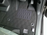 純正マットついています