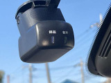 ドライブレコーダー装備です!もしもの時やあおり運転など、映像記録は証拠になるのであると安心ですね!