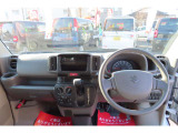 運転席から見た俯瞰図です!ドライバーが操作しやすいよう配置されています♪