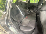 後部座席も気になるようなキズ・汚れやへたり等、大きなダメージはなく、良好な状態です。