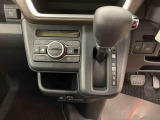 電動パーキングブレーキ装備です!オート機能にしておけば自動でサイドブレーキを作動・解除してくれるので、サイドブレーキのかけ忘れ・解除し忘れを防げます♪慣れてしまうと、とっても便利な機能です(^^♪