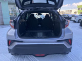 リヤシートを倒せば、さらに大きなお荷物が積めて大活躍します!
