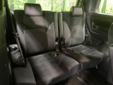 3列目シートはもちろん状態良好☆大人でもゆったりと座って頂けますので、大人数でのお出かけもラクラクです♪ご家族で、気の知れた仲間で、ドライブに行くのが楽しみですね♪