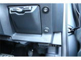 パーキングセンサー付で、車庫入れも駐車もラクラクです。