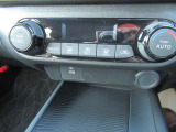 オートエアコンですので、車内を快適な空間に出来ます♪