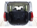 軽自動車でも、今やラゲッジスペースの充実は当たり前です!本当に重宝しますよ。たくさん荷物を積めて便利です。是非、お試しください!