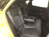 後席空間もしっかり確保!質感の良さが感じられる本革シートです!