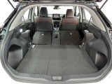 後席を倒した状態でのトランクビューです。