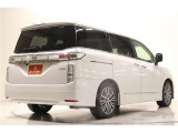 低価格で良質なお車を全社総台数2,000台以上の在庫からお選びいただけます。営業時間 10:00〜19:00