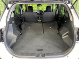 後席を格納すると、これだけの広さが!シーンに合わせたシートアレンジで、大きな荷物も積むことが出来ます♪