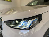 BMWの伝統の丸目4灯ヘッドライトでございます。LEDライトで視認性もよく明るく安全性の向上につながります。