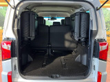 後席を格納すると、これだけの広さが!シーンに合わせたシートアレンジで、大きな荷物も積むことが出来ます♪