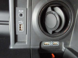 純正AMFMラジオ、USB、AUXオーディオ装備です!