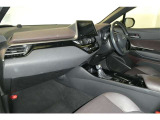 豪華な内装で運転も楽しくなりますよ♪