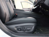 パワーシート搭載。微妙な調整が手軽にでき、ピッタリなポジションで運転することが可能です。