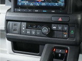 ◆オートエアコン装備◆ お好みの温度を設定をするだけで、後は、自動で風量を調節してくれます!快適にドライブが楽しめます。