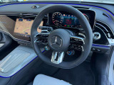 AMGパフォーマンスステアリング(ナッパーレザー)・ステアリングヒーター・3Dコックピットディスプレイ