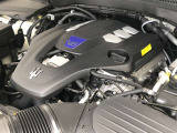 430PS(カタログ値)を発揮する、3000ccV6ツインターボエンジン。その迫力あるサウンドと気持ちの良い走りをご体感下さい