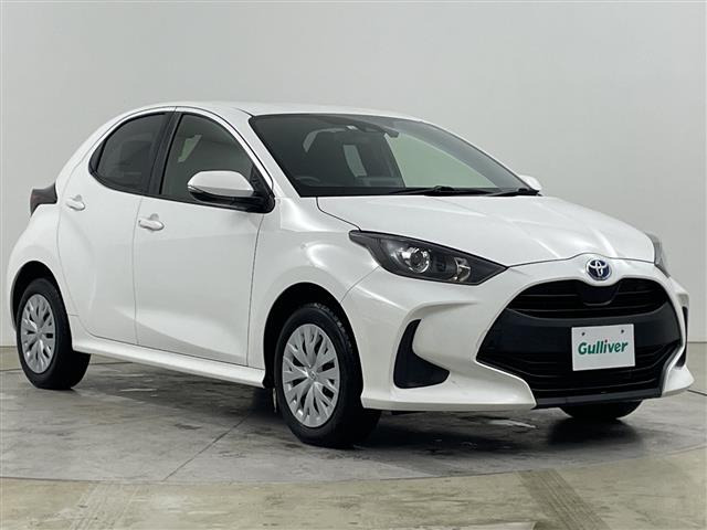 ヤリス1.5 ハイブリッド X E-Four 4WD修復歴無し