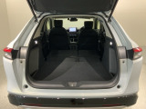 リアシートを倒すと、ラゲッジスペースを広くお使いいただけます!