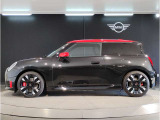 気密性の高いMINIは外観のかわいらしさとは裏腹に、外の雑音を遮り、高級感のある快適なドライブをお楽しみいただけます。