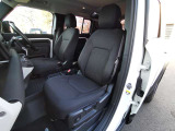 シートは座り心地もよく設計されております。また助手席も使用感は少なくきれいな状態を保って入庫しております。
