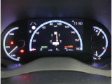 とっても見やすいメーターです。夜間時はラグジュアリーな気分にさせてくれる照明が魅力ですので、夜のドライブも楽しみになりますよ♪