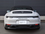 「PORSCHE」ロゴ(サテン ブラック塗装)