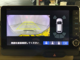 リアカメラ付で、後方をナビ画面で確認。車庫入れも安心です。もちろん、バックギアと連動しています。